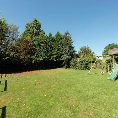 Elegant Retreat, Somme-Leuze, Cleaning Included Villa Moressée