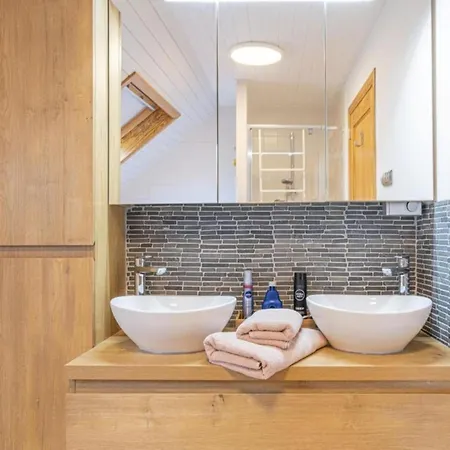 Villa Elegant Retreat, Somme-Leuze, Cleaning Included *